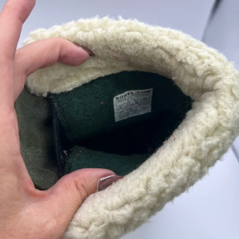 Sorel‎ Caribou Waterproof Winter Boots Women's Size 6 Tan Green Fur Lined